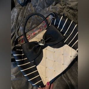 Betsy Johnson cross-body bow purse!